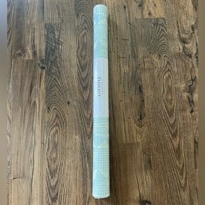 NWT Thibaut Wallpaper T15842 Tortuga Batik Light Blue 1 dbl Roll Vinyl Coastal